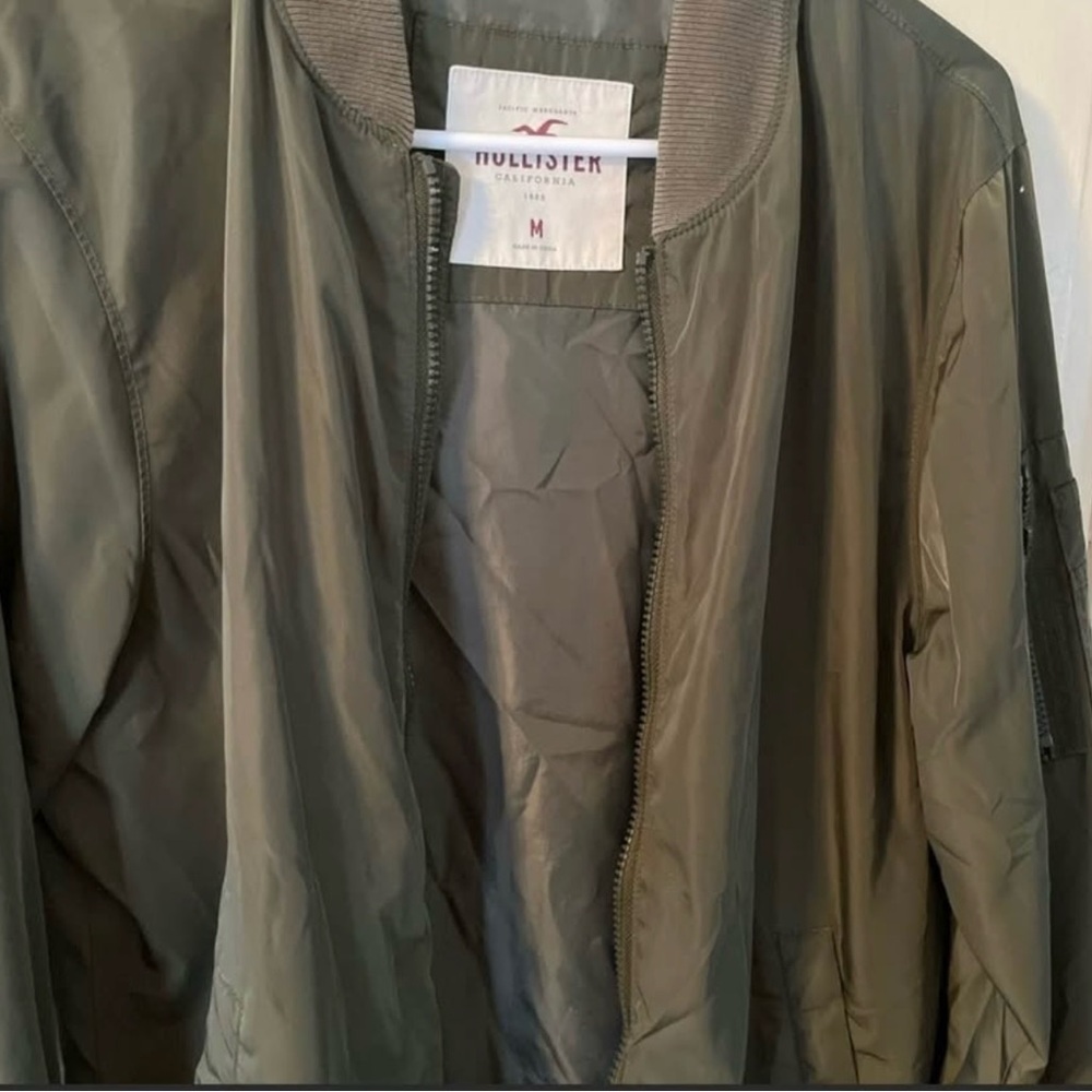Hollister Men's army green  Bomber Jacket